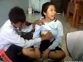 Bocil SMP Ewe Di Kelas Pas Jam Kosong
